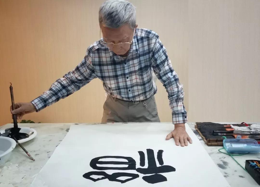 �黭���˻Ӻ���ī, �Ű��Ļ��߽�k8��������Ӯ��һ������